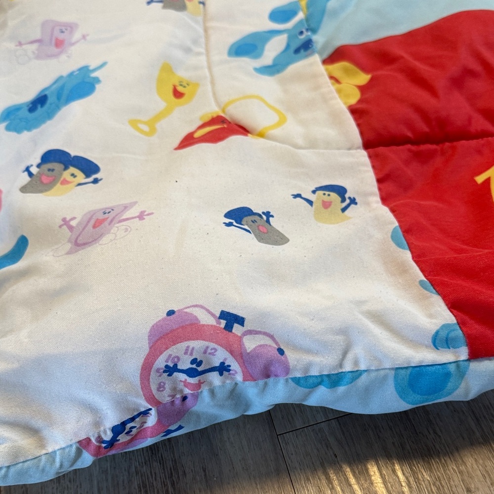Blue's Clues Themed Kids Twin bedspread - used - Picture 4 of 8